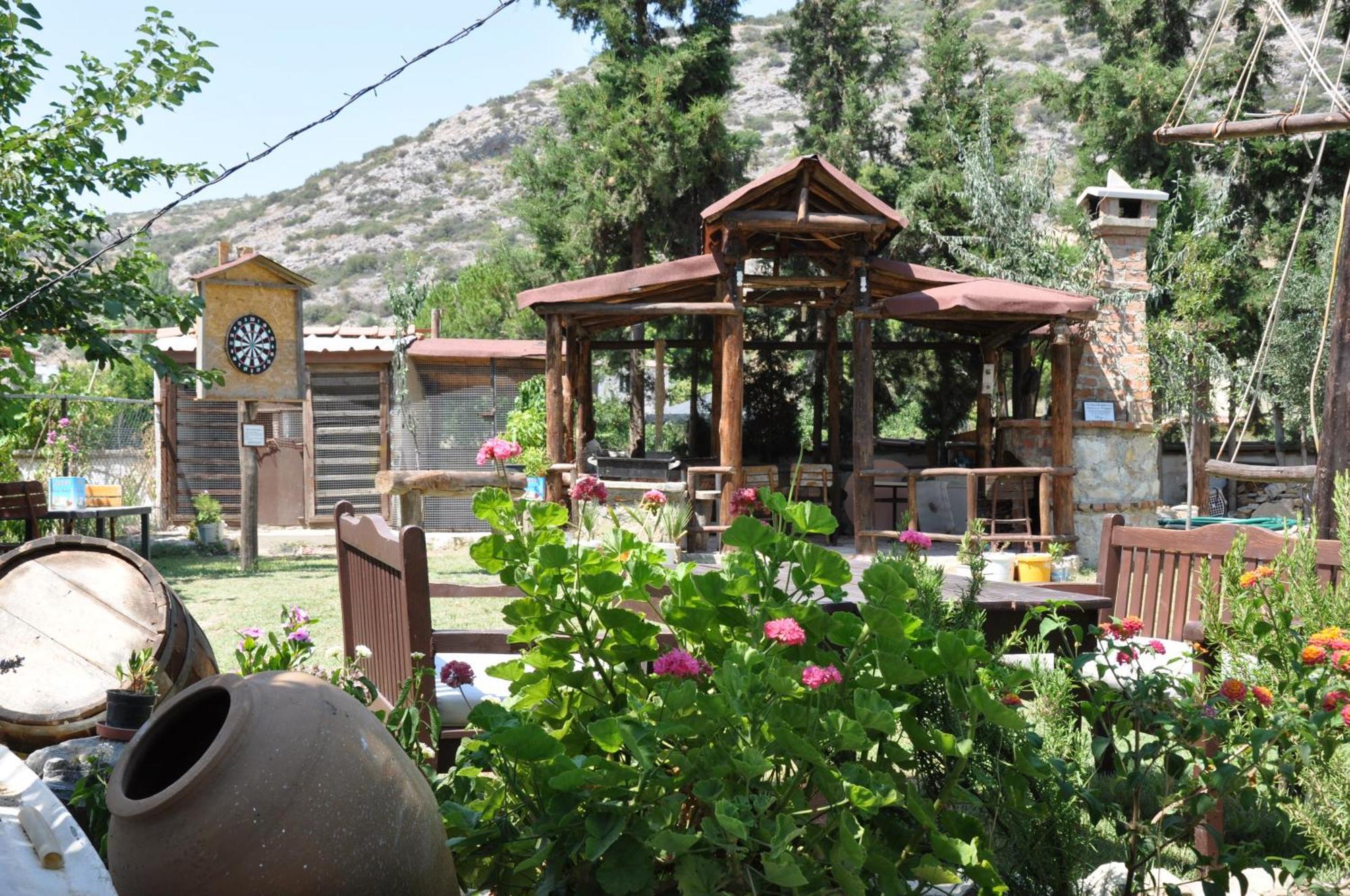 Mursel Garden Hotel Kusadasi Bagian luar foto